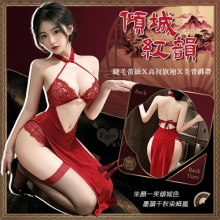 傾城紅韻宮廷旗袍｜前解釦蕾絲罩杯 × 深V誘人大鏤空 × 極致開高衩拼接・絲絨連身長裙含襪三件組